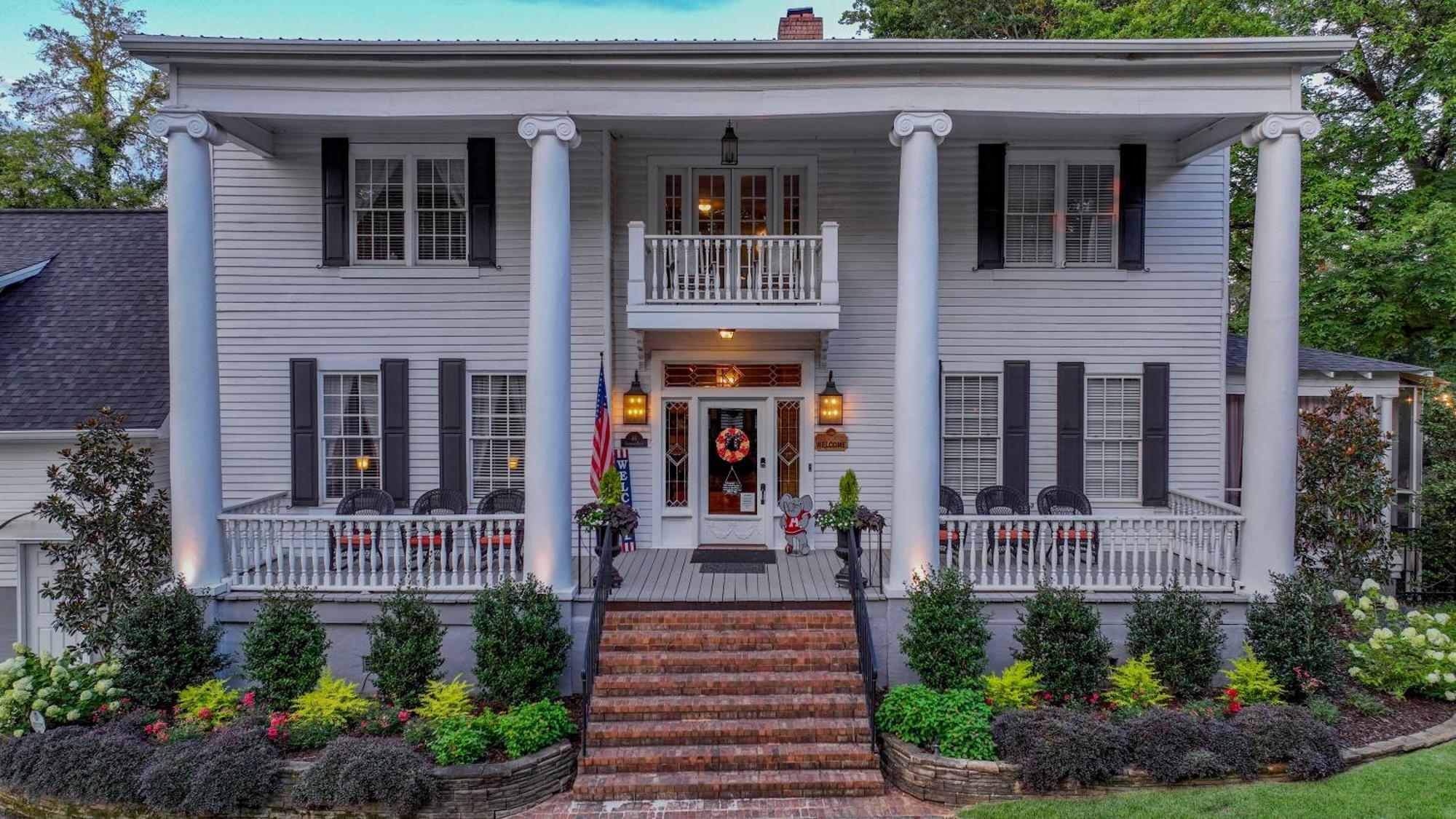 Bama Bed And Breakfast - Chimes Suite Tuscaloosa Eksteriør billede