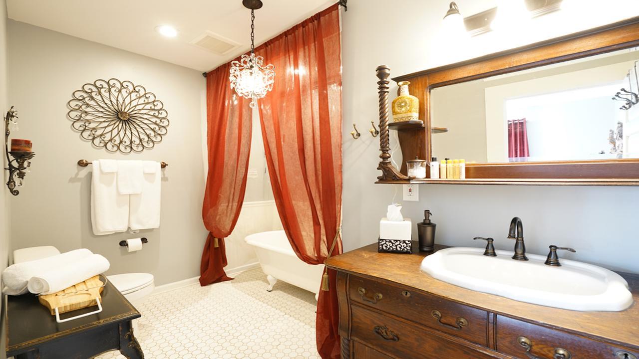 Bama Bed And Breakfast - Chimes Suite Tuscaloosa Eksteriør billede