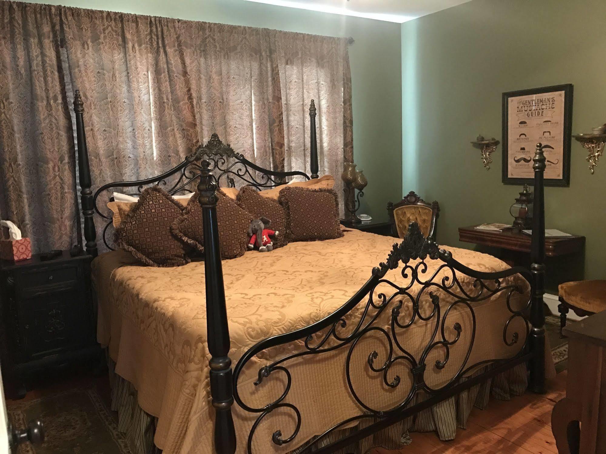 Bama Bed And Breakfast - Chimes Suite Tuscaloosa Eksteriør billede