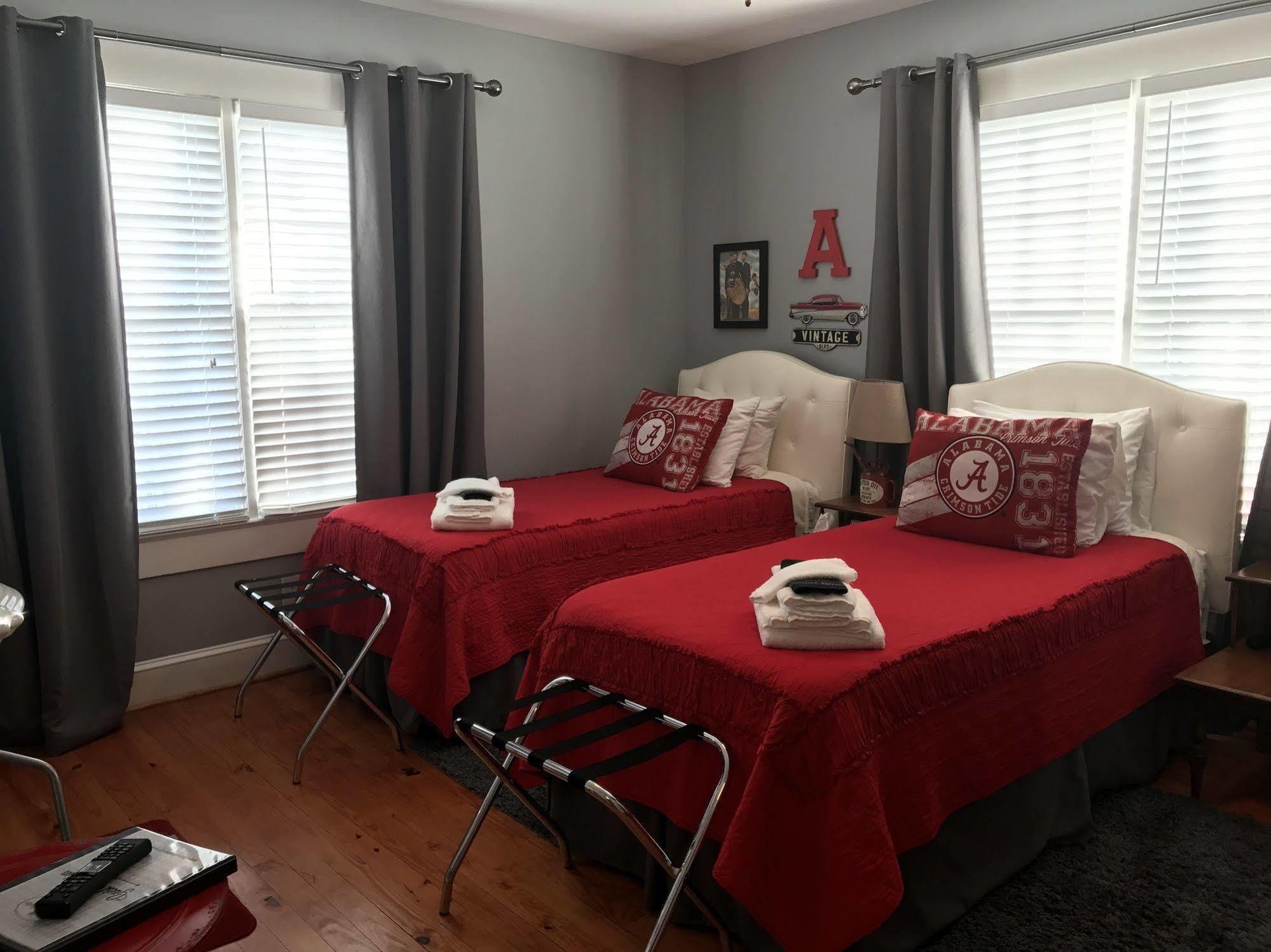 Bama Bed And Breakfast - Chimes Suite Tuscaloosa Eksteriør billede