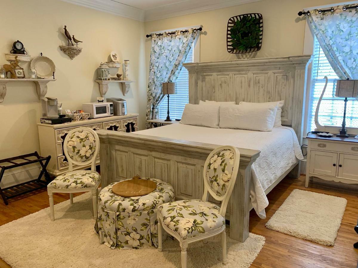 Bama Bed And Breakfast - Chimes Suite Tuscaloosa Eksteriør billede